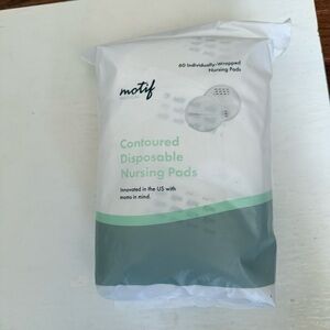 Contoured Disposable Nursing Pads - White